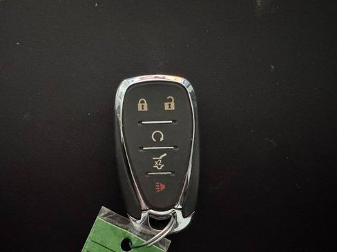 Used 2025 Chevrolet Traverse RS image 45