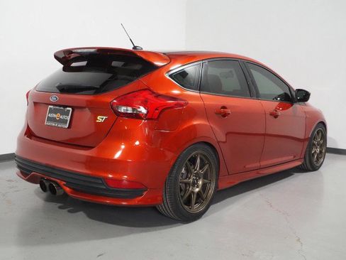 Used 2018 Ford Focus ST image 5