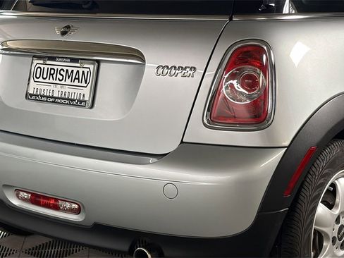 Used 2011 MINI Cooper Hardtop image 6