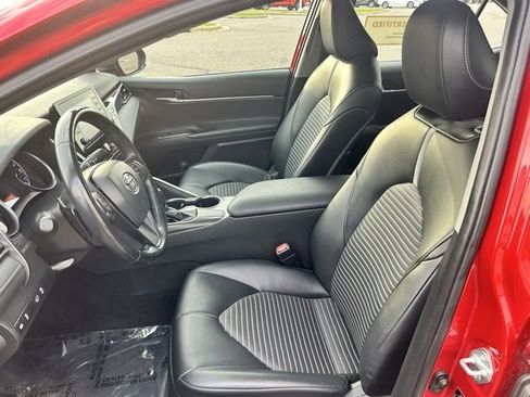 Certified 2021 Toyota Camry SE image 11
