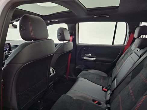 Used 2025 Mercedes-Benz GLB 35 AMG 4MATIC image 23