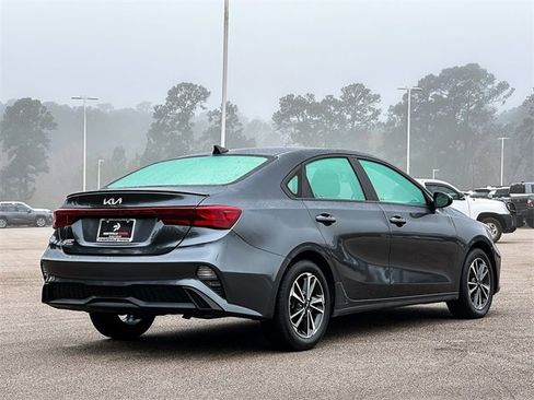 Used 2024 Kia Forte LXS image 8