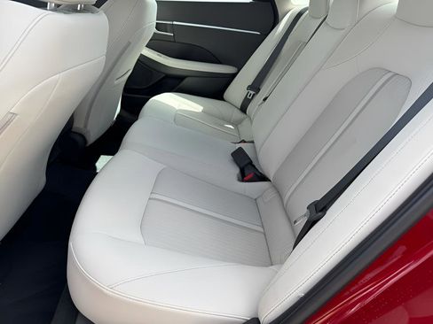 Certified 2025 Hyundai Sonata SE FWD image 14