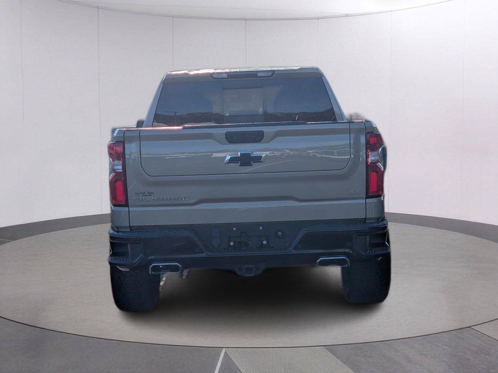 Used 2022 Chevrolet Silverado 1500 LT Trail Boss w/ LT Trail Boss Premium Package AWD/4WD image 4