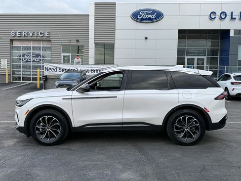 Used 2024 Lincoln Nautilus Premier w/ Equipment Group 102A image 3