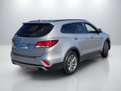 Used 2019 Hyundai Santa Fe XL SE image 4