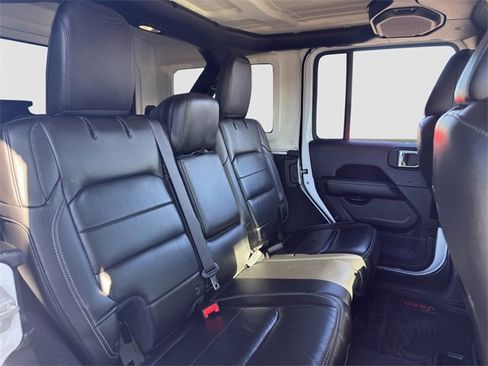 Used 2018 Jeep Wrangler Unlimited Sahara w/ Uconnect 4C Nav & Sound Group image 18