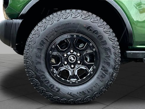 Certified 2025 Ford Bronco Badlands AWD/4WD image 11