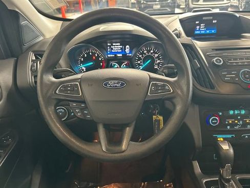 Used 2017 Ford Escape SE image 17