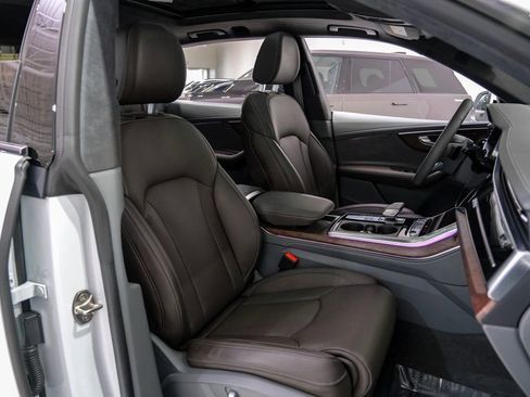 Used 2024 Audi Q8 Prestige image 29