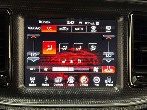 Used 2016 Dodge Challenger SRT Hellcat image 30