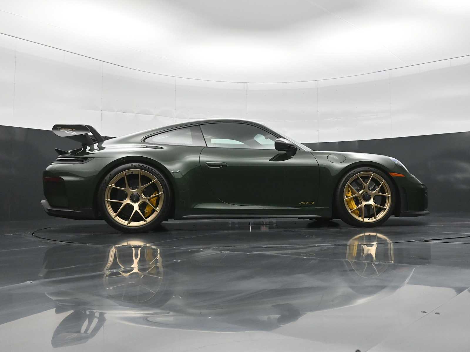 Certified 2026 Porsche 911 GT3 w/ Weissach Package RWD image 38