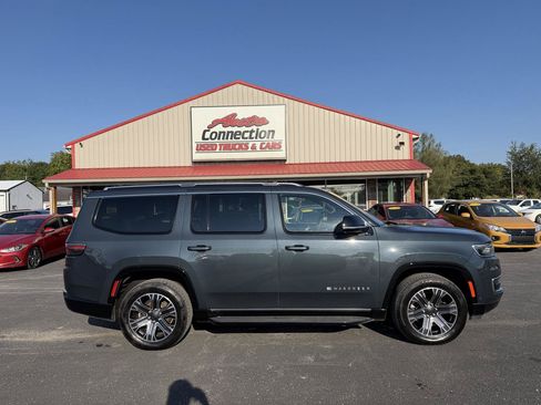 Used 2024 Jeep Wagoneer Series II w/ Flexible Seating Group AWD/4WD image 3