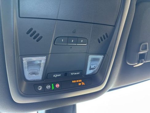 Used 2023 Buick Enclave Essence w/ Sport Touring Edition image 17