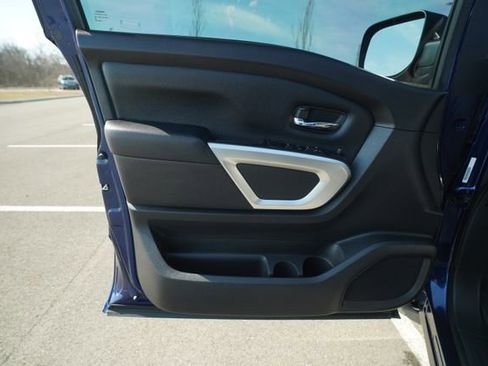 Used 2021 Nissan Titan SV w/ SV Convenience Package image 13
