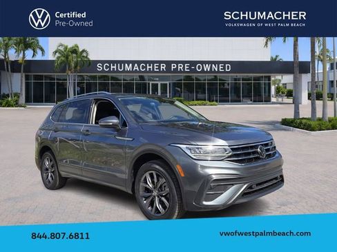 Certified 2022 Volkswagen Tiguan SE FWD image 1