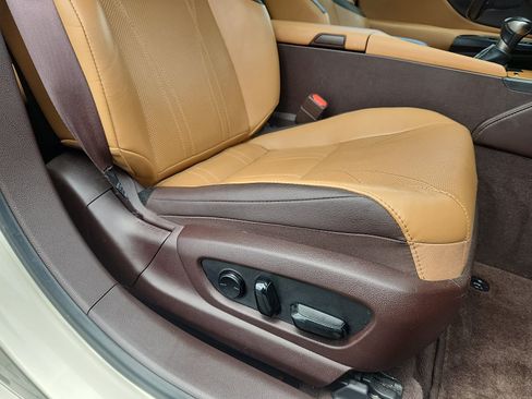 Used 2019 Lexus ES 300h FWD image 34