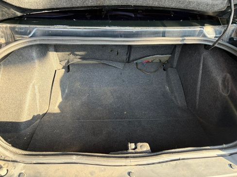 Used 2015 Dodge Challenger SXT RWD image 11