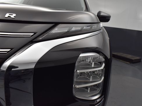 New 2026 Mitsubishi Outlander LE image 5