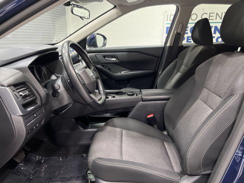 Used 2025 Nissan Rogue SV AWD/4WD image 11