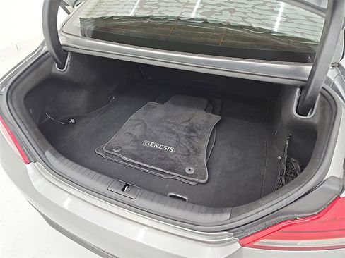 Used 2021 Genesis G70 2.0T image 17