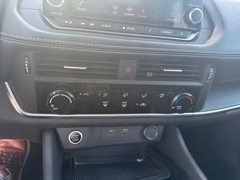Used 2021 Nissan Rogue S FWD image 13
