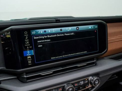 Used 2025 Jeep Wrangler Unlimited Rubicon w/ Technology Group image 90