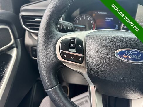 Used 2024 Ford Explorer XLT w/ Equipment Group 202A AWD/4WD image 32