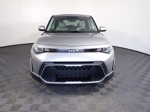 Used 2025 Kia Soul LX w/ LX Technology Package image 8