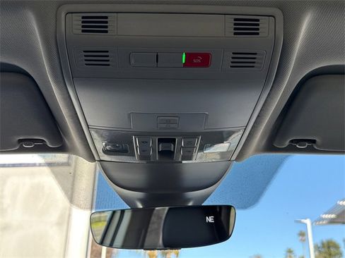 Certified 2023 Volkswagen Taos SE w/ Panoramic Sunroof Package image 23