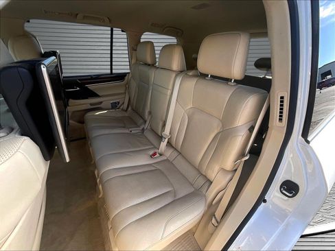 Used 2017 Lexus LX 570 4WD w/ Luxury Package image 21