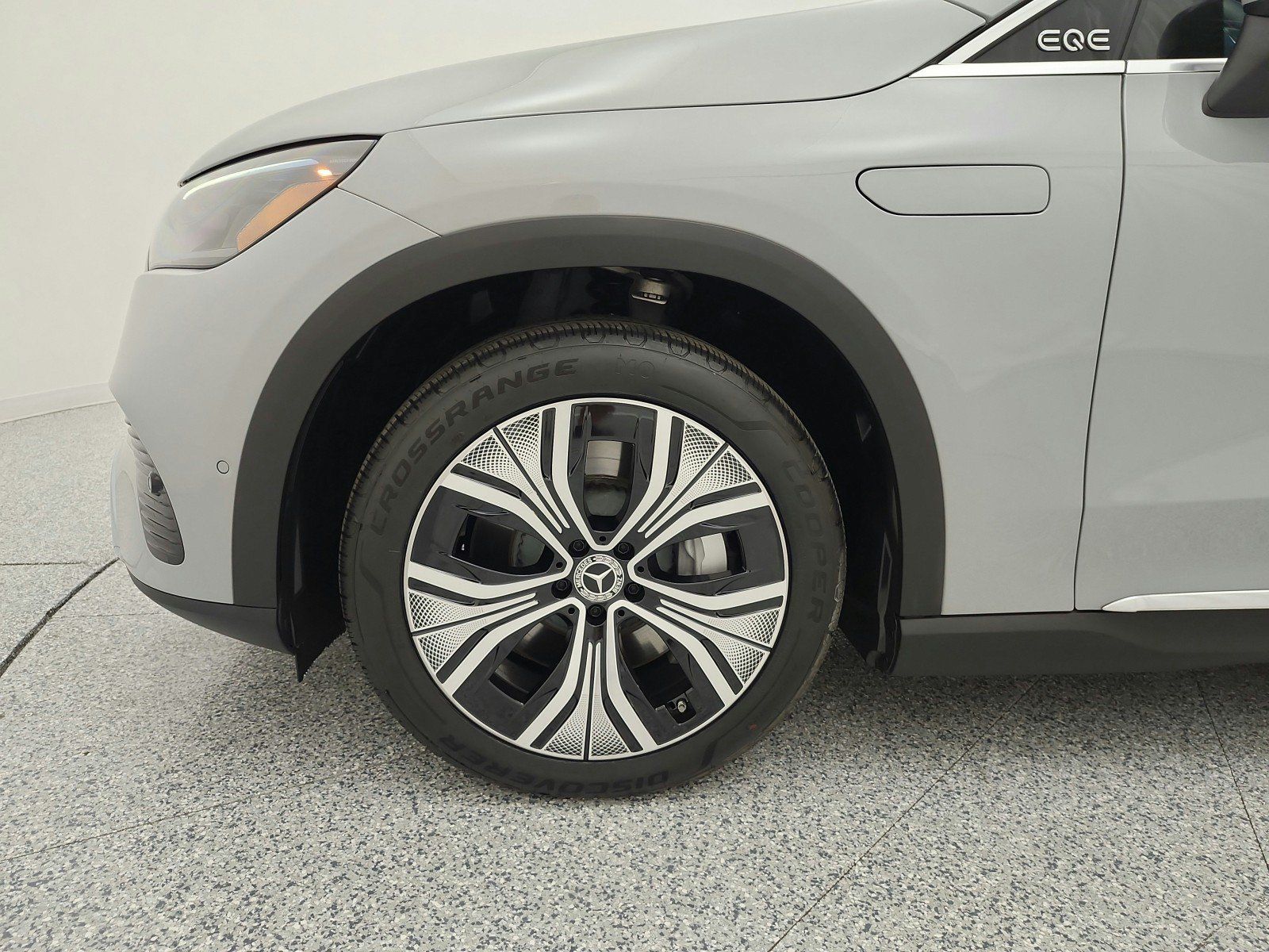 Used 2023 Mercedes-Benz EQE 350+ 4MATIC SUV image 17