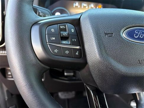 Used 2025 Ford Ranger Lariat w/ FX4 Off-Road Package image 17