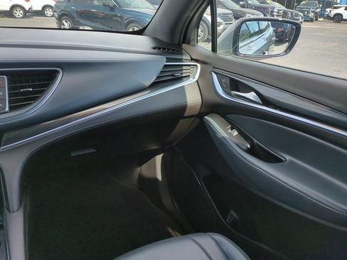 Used 2024 Buick Enclave Essence w/ Experience Buick Package FWD image 17