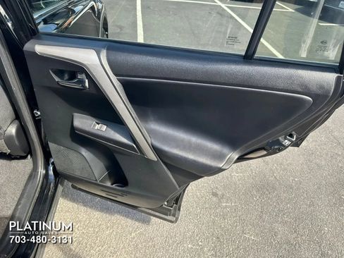Used 2016 Toyota RAV4 XLE AWD/4WD image 21