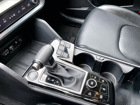 Used 2024 Kia Sportage EX FWD image 17