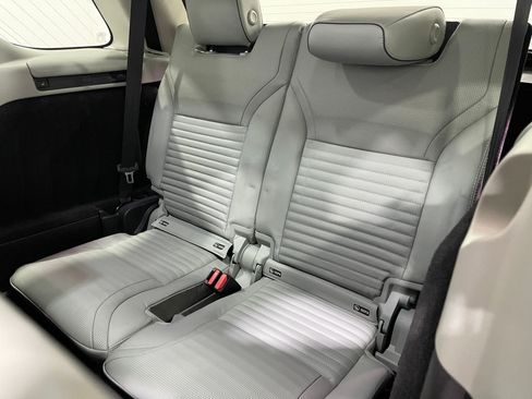 Used 2018 Land Rover Discovery HSE Luxury image 31