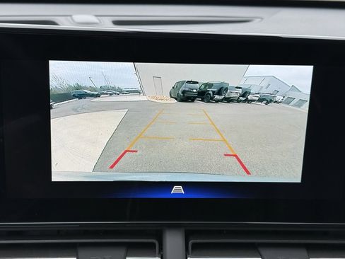 Used 2025 Chevrolet Trax ACTIV w/ Driver Confidence Package image 26