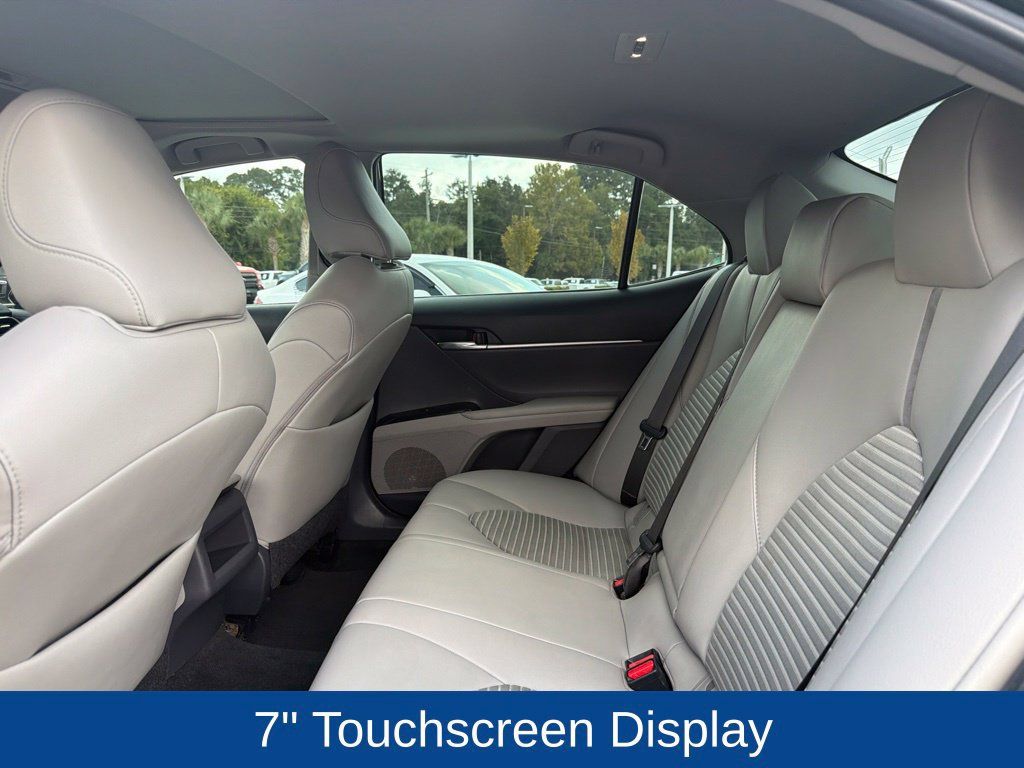 Used 2019 Toyota Camry SE w/ Carpet Mat Package FWD image 15