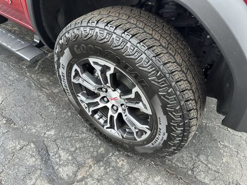 Certified 2025 GMC Canyon AT4 w/ Technology Plus Package image 10