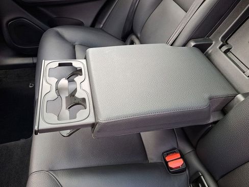 Used 2023 Volvo XC60 B5 Plus image 12