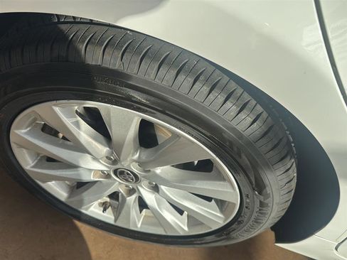 Used 2020 Toyota Camry LE image 7