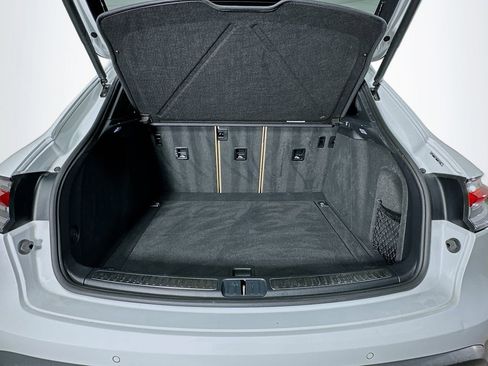 Certified 2023 Porsche Macan w/ Premium Package Plus AWD/4WD image 28