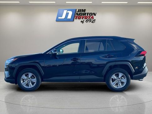 Used 2025 Toyota RAV4 XLE image 8