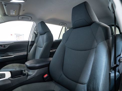Certified 2023 Toyota RAV4 LE FWD image 6