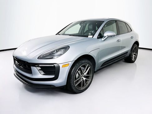Certified 2026 Porsche Macan AWD/4WD image 1
