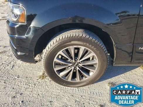 Used 2017 Lincoln Navigator Select image 19