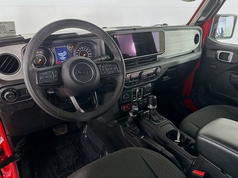 Certified 2024 Jeep Wrangler Willys image 32