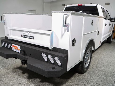 Used 2022 Ford F250 XL w/ Power Equipment Group AWD/4WD image 8