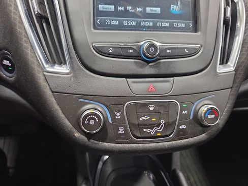 Used 2018 Chevrolet Malibu LT w/ LPO, Convenience Package 2 FWD image 10